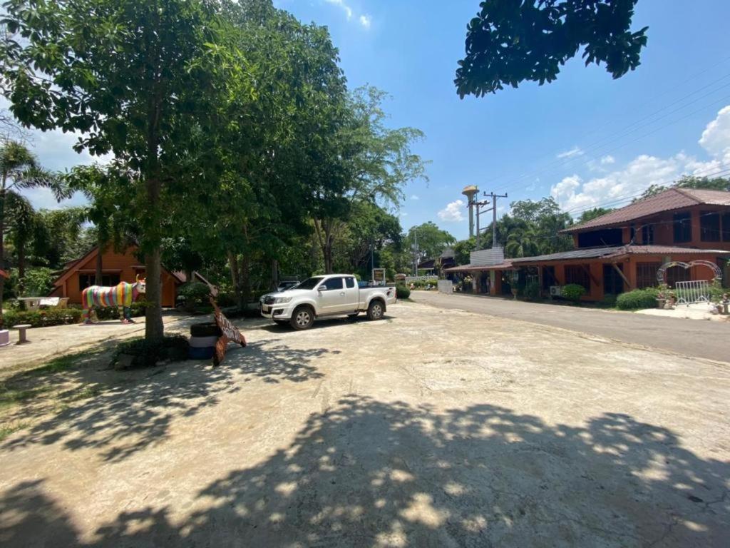 Oyo 966 Boss Khaoyai Hotel Ban Bung Toei Buitenkant foto