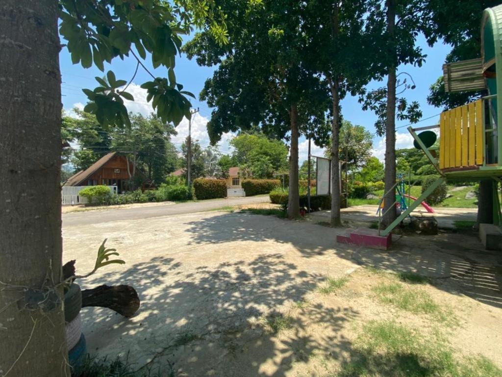 Oyo 966 Boss Khaoyai Hotel Ban Bung Toei Buitenkant foto