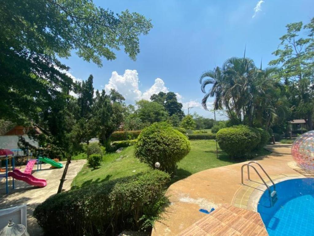 Oyo 966 Boss Khaoyai Hotel Ban Bung Toei Buitenkant foto