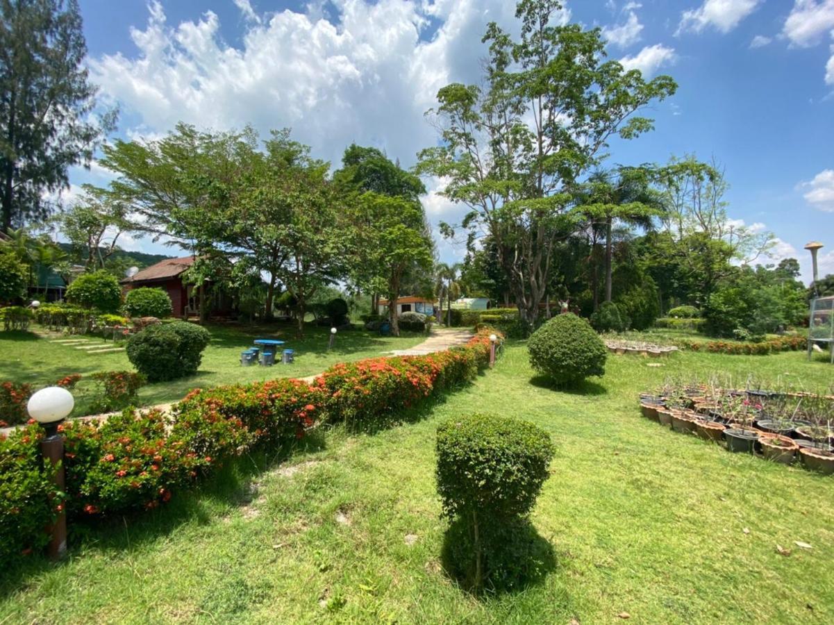 Oyo 966 Boss Khaoyai Hotel Ban Bung Toei Buitenkant foto