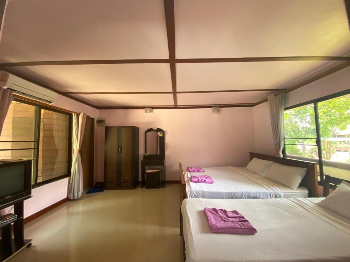 Oyo 966 Boss Khaoyai Hotel Ban Bung Toei Buitenkant foto